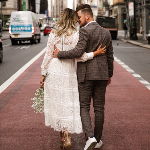 Off white lace collared tiered midi dress - Picture 2 of 6